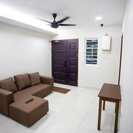 Hom2Rex Kuching Homestay Taman Timberland Екстериор снимка