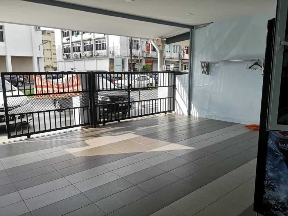 Hom2Rex Kuching Homestay Taman Timberland Екстериор снимка